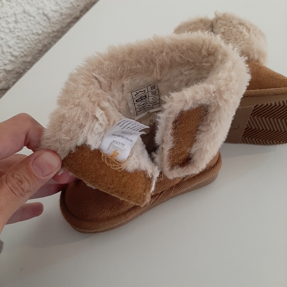JOE FRESH Faux Fur Lined Boots, Size 4, LIKE NEW - Picture 5 of 5